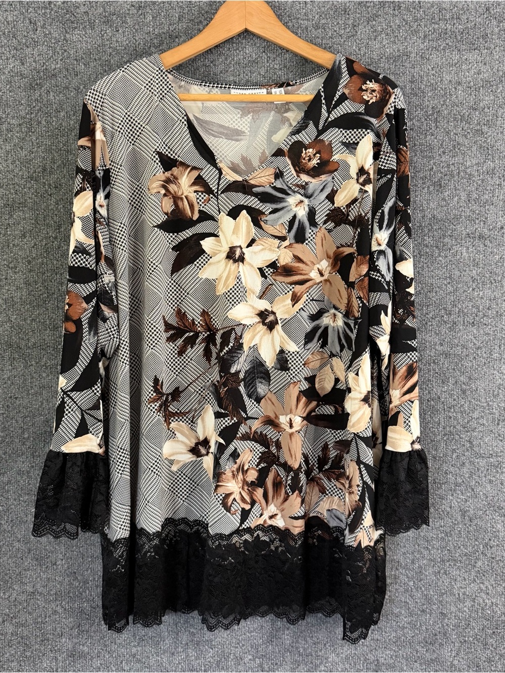 Susan Graver Womens 2X Liquid Knit Tunic Blouse Plaid Floral Lace Trim V Neck
